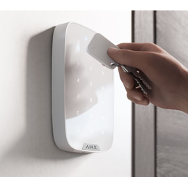 Ajax tag-black-single